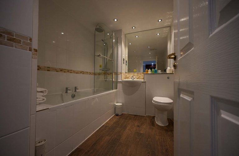 Garden Room Bathroom